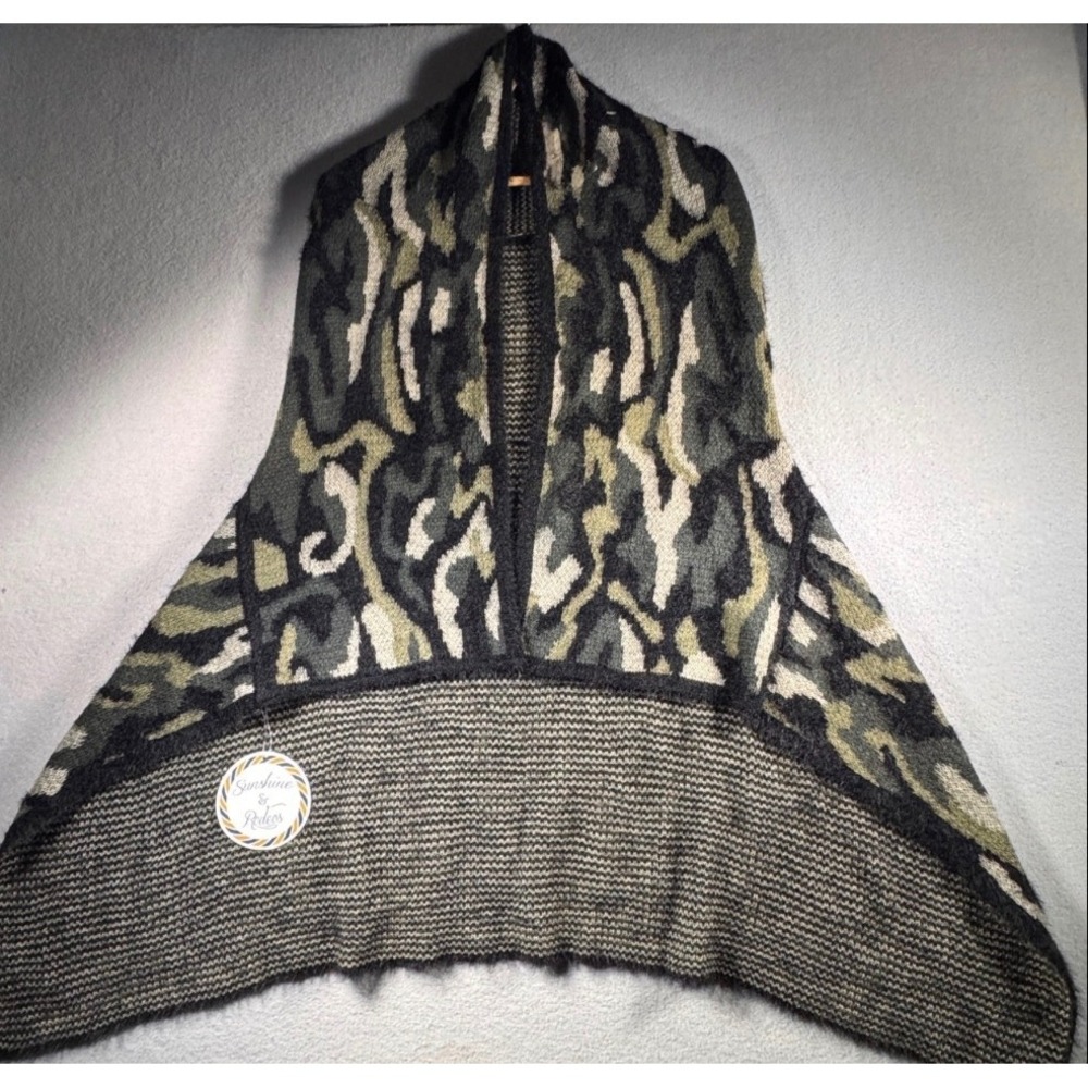 Sunshine & Rodeos Camo Abstract Knit Open Front Vest Green Black Fuzzy Draped
